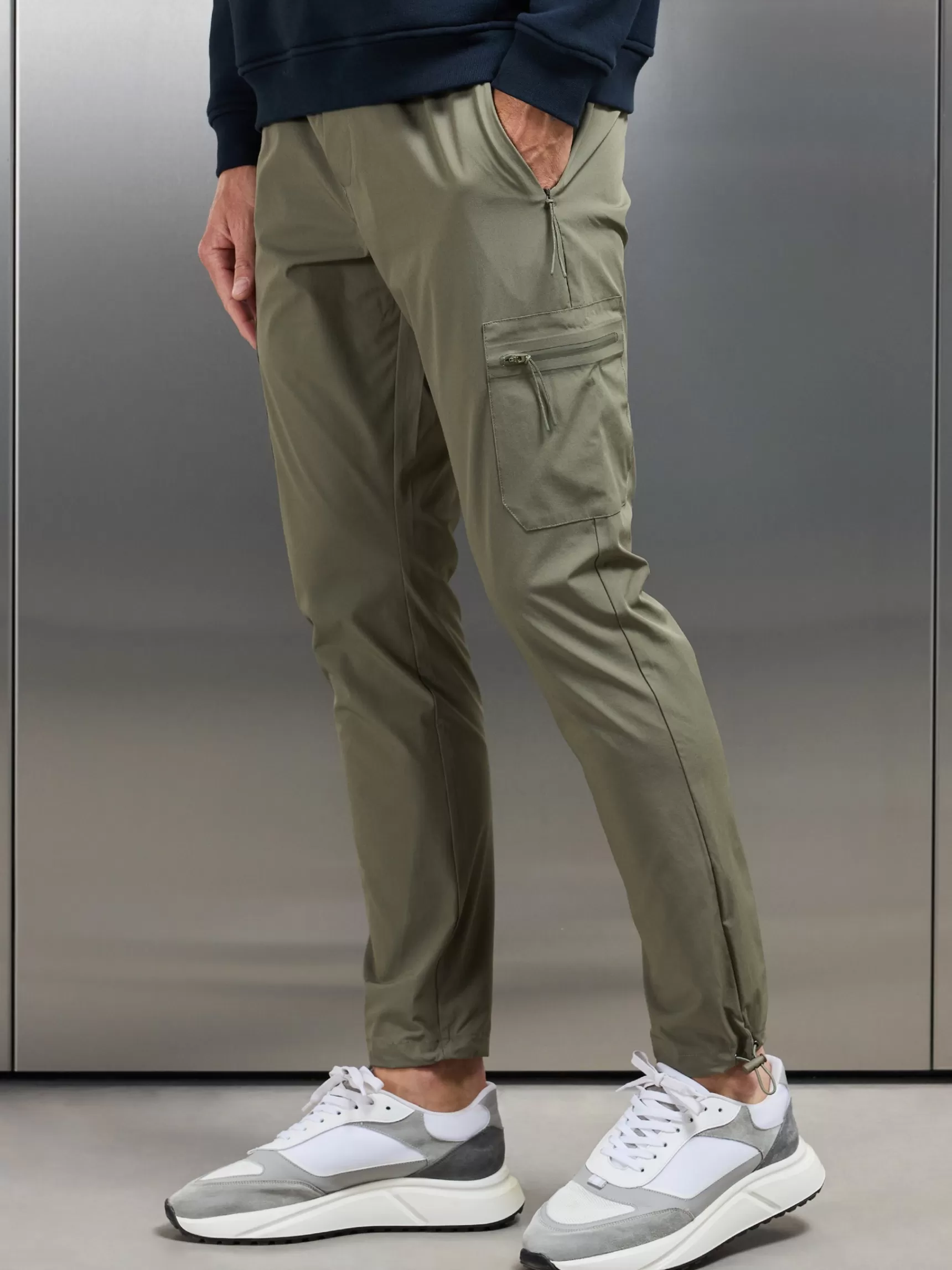 Store ARNE Active Technical Cargo Pant - Olive