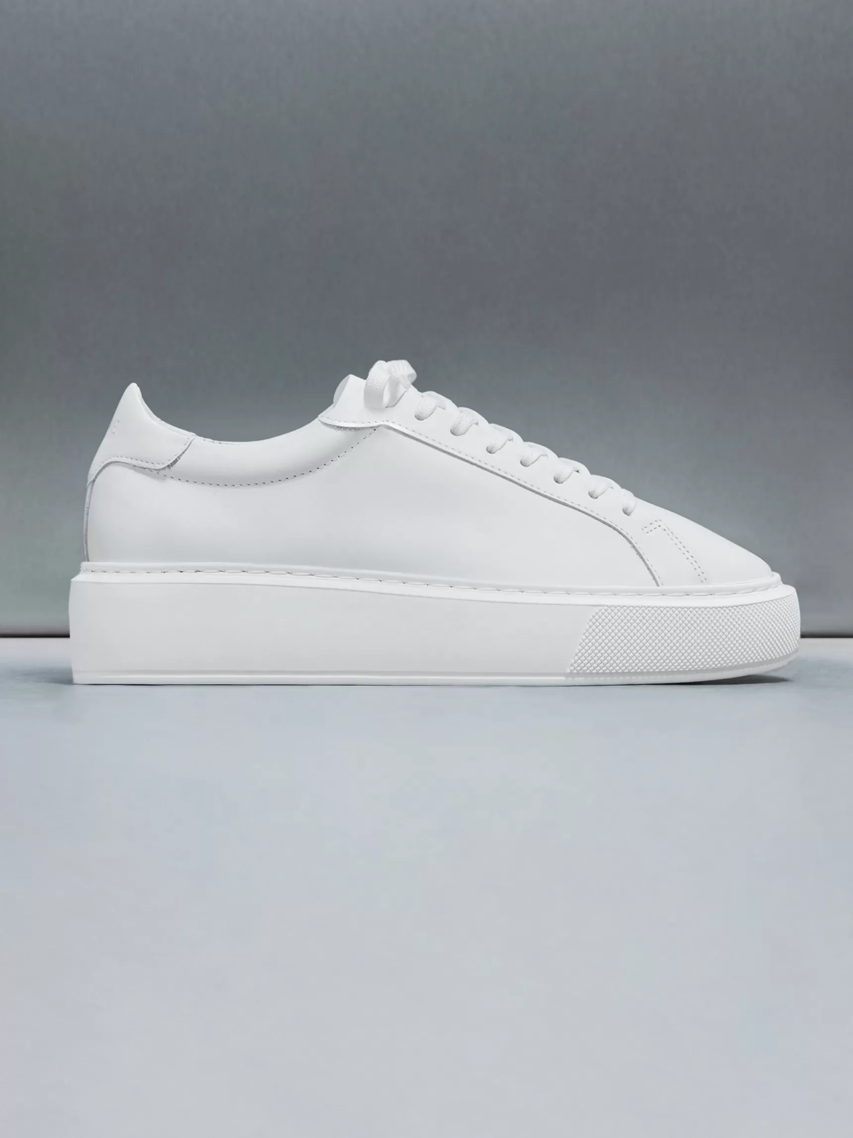 Discount ARNE Essential Leather Trainer - White