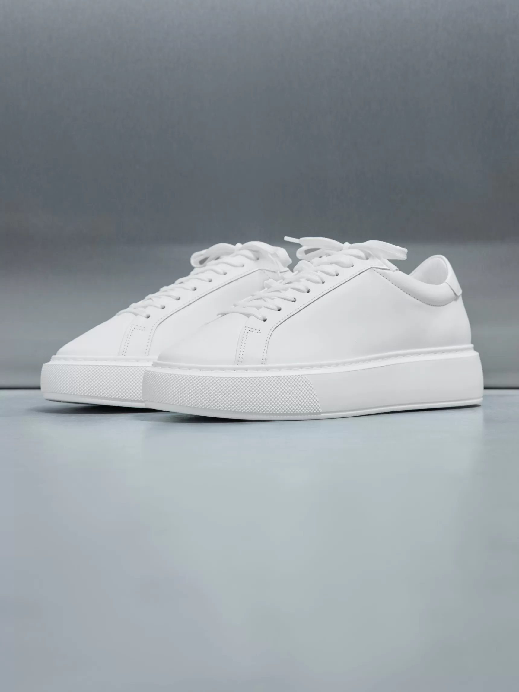 Discount ARNE Essential Leather Trainer - White