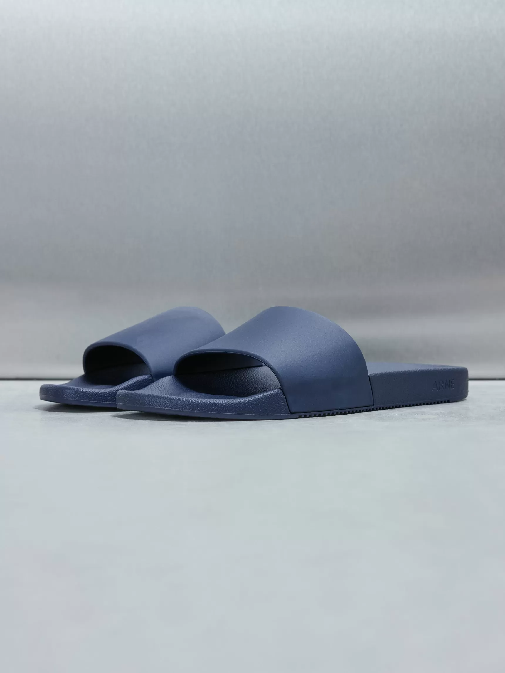 Shop ARNE Essential Slides - Navy