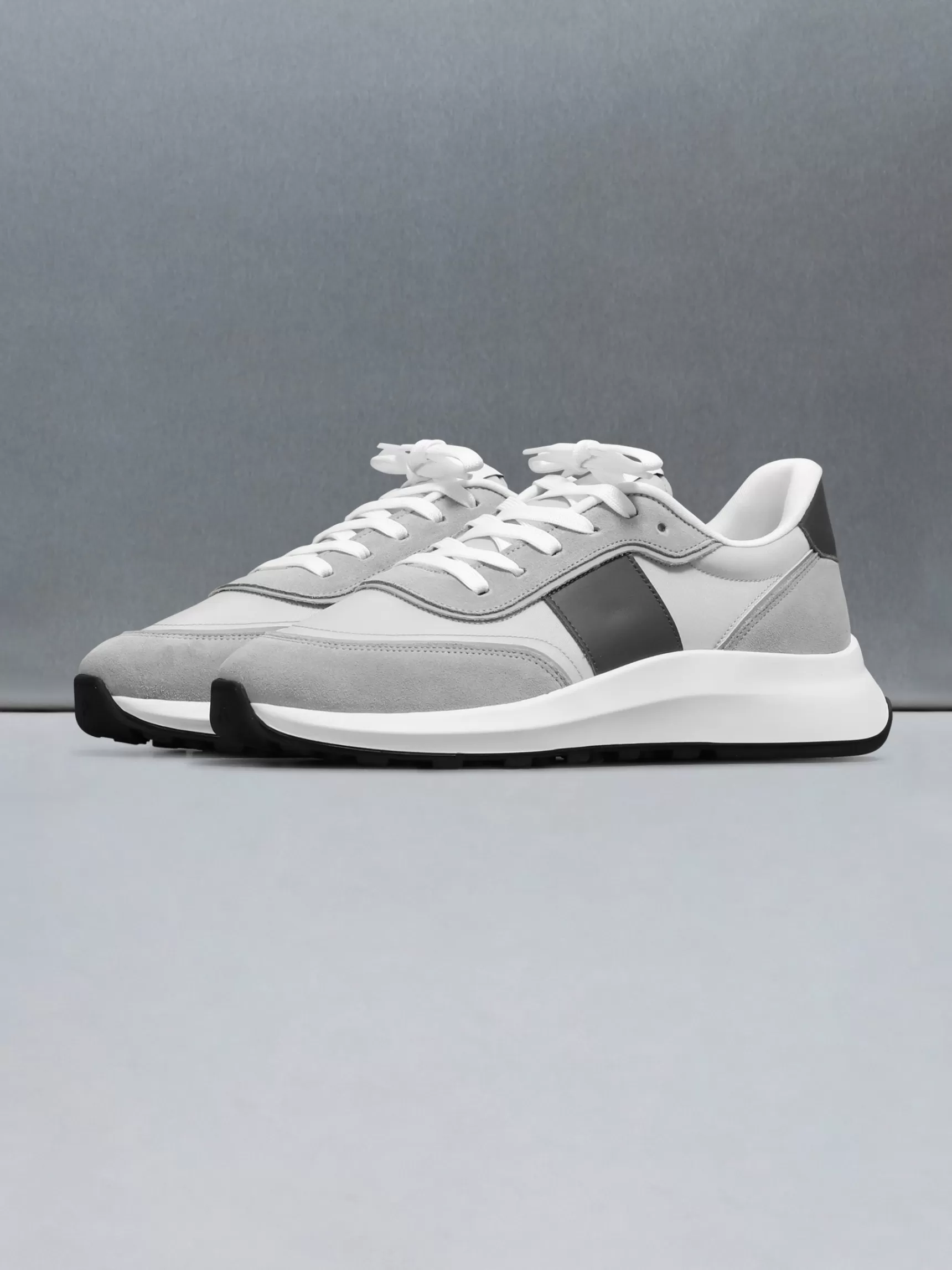 Shop ARNE Low Runner 2.0 - Grey Charcoal GreyCharcoal